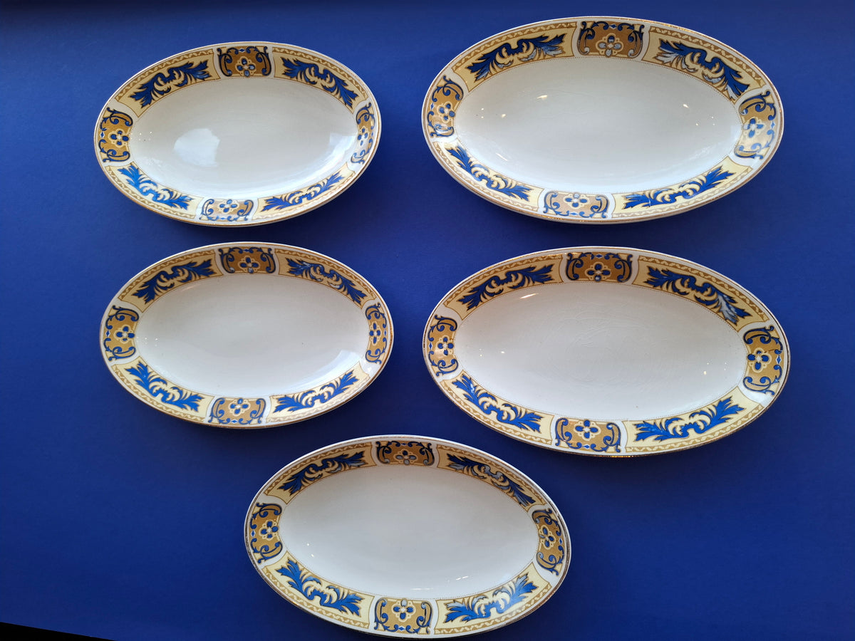 Set van vijf schaaltjes vervaardigd bij: 'Woods Prory Ware' England